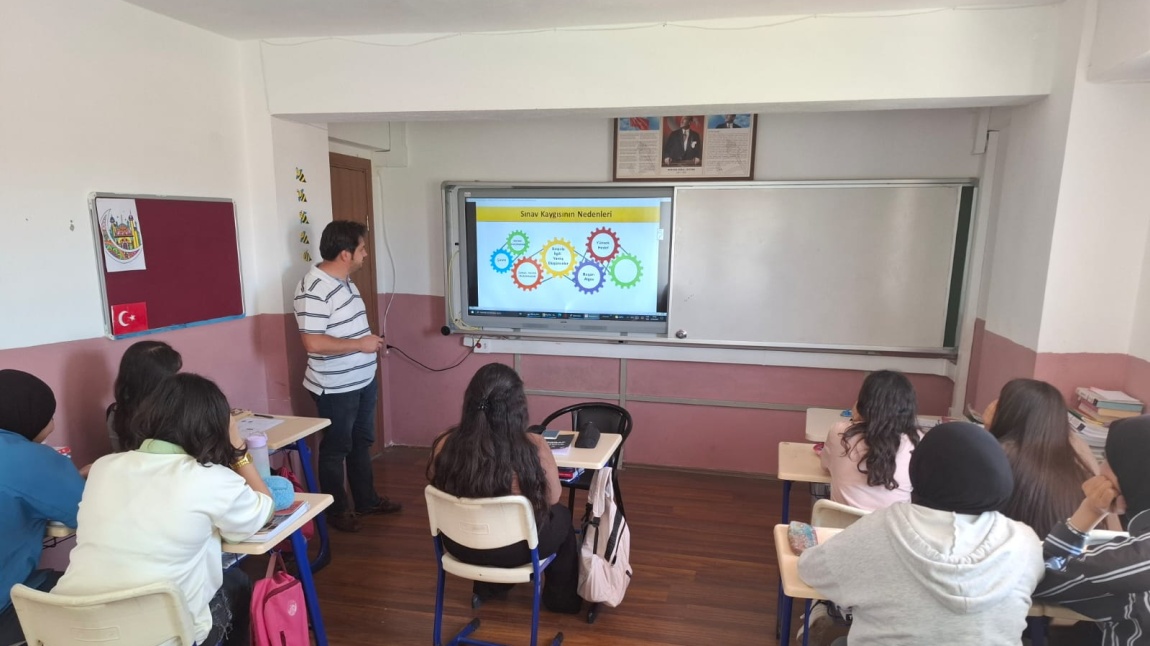 Sınav kaygısı, sınav stratejileri ve motivasyon konularında seminer 